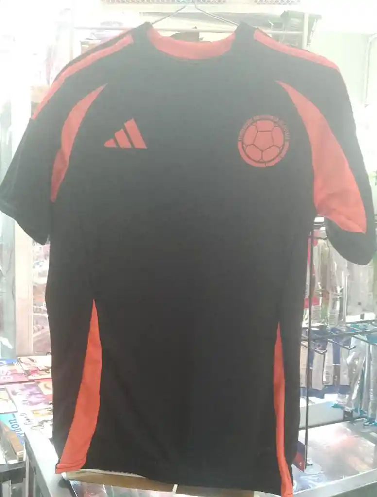 Camisetas Selección Colombia🥅🤾🏼‍♂️ Nacional / Negra/ Niñ@s/talla 6-8