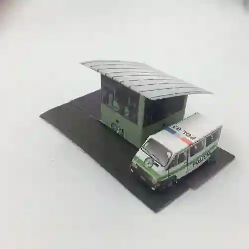 Cai De Policia Para Maqueta