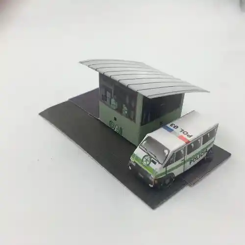 Cai De Policia Para Maqueta