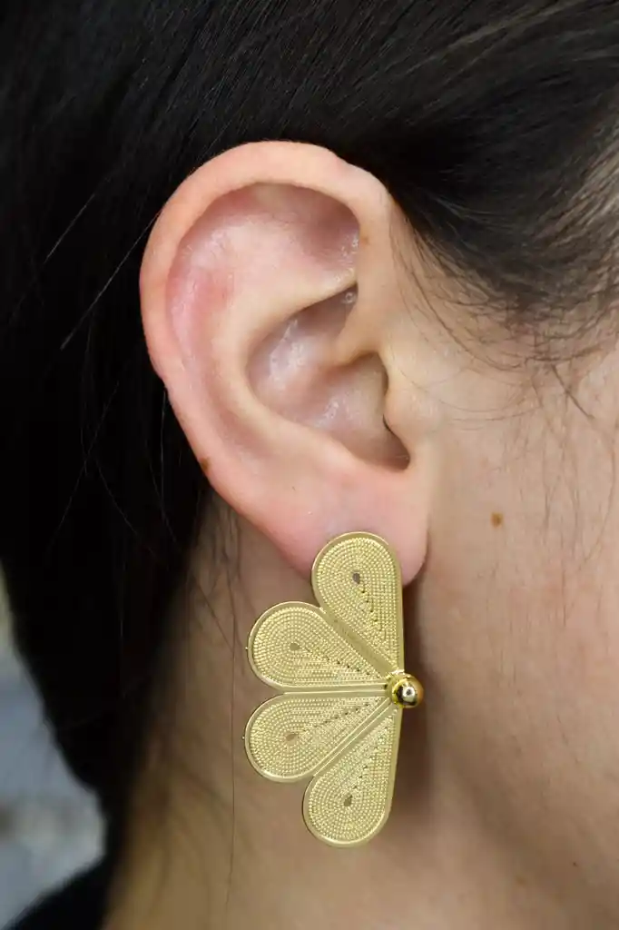 Areta Dorada Mariposa