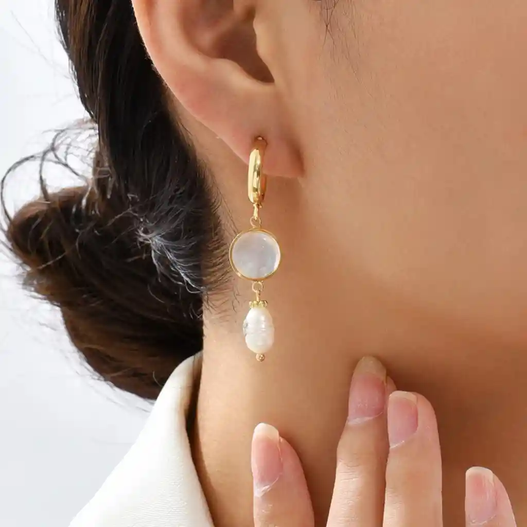 Aretes Topos Pendientes Con Baño En Oro Con Piedra Transparente Y Perla