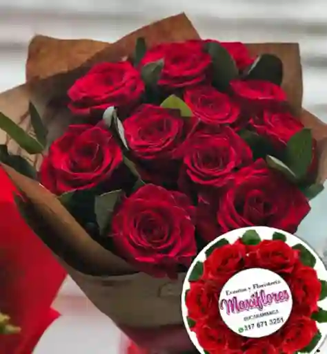 Ramo De Mano Con Rosas Rojas