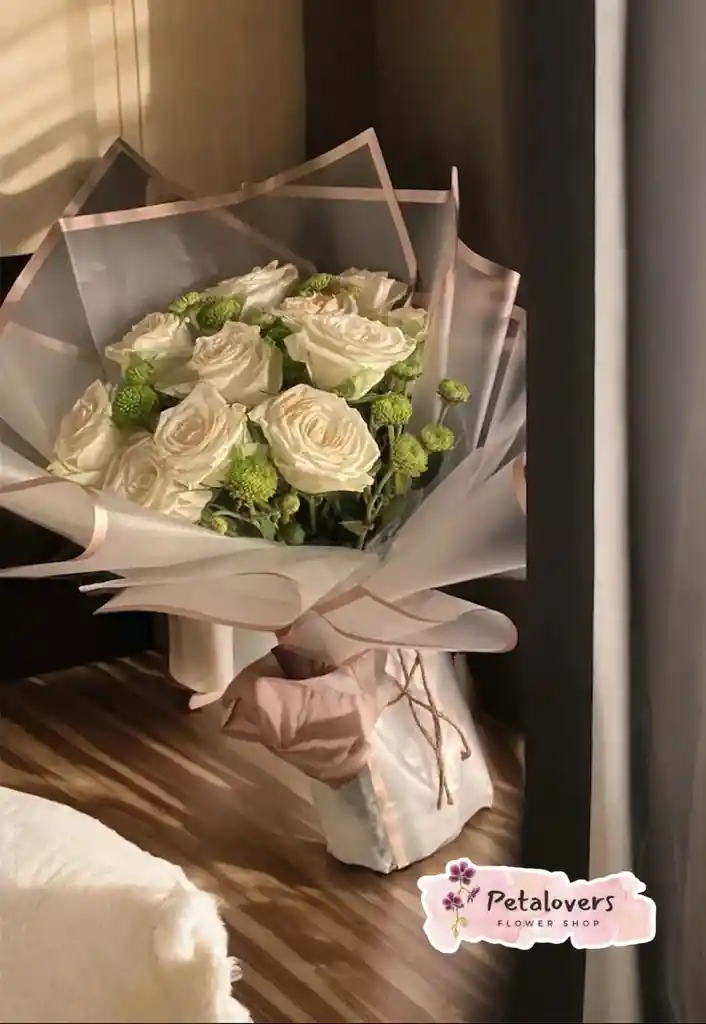 Bouquet Floral De 10 Rosas Blancas