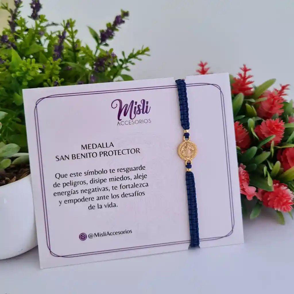 Pulsera Tejida Medalla De San Benito - Manilla De Protección Color A Elección