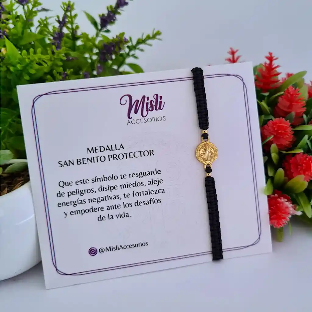 Pulsera Tejida Medalla De San Benito - Manilla De Protección Color A Elección