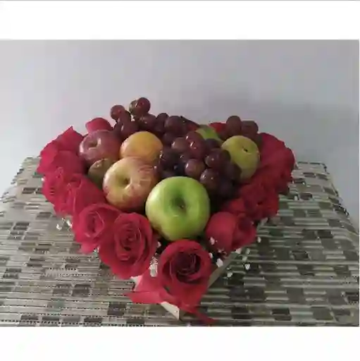 Corazón De Rosas Y Frutas