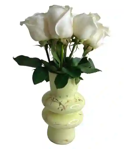 Flores De Rosas Blancas Con Florero De Ceramica