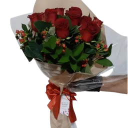 Bouquet De 20 Rosas Con Imperico