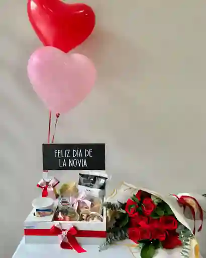 Ramo De Rosas Y Follaje + Desayuno Sorpresa Con Globos