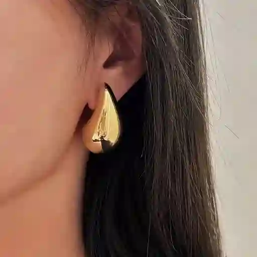 Aretes Tipo Gota Dorados