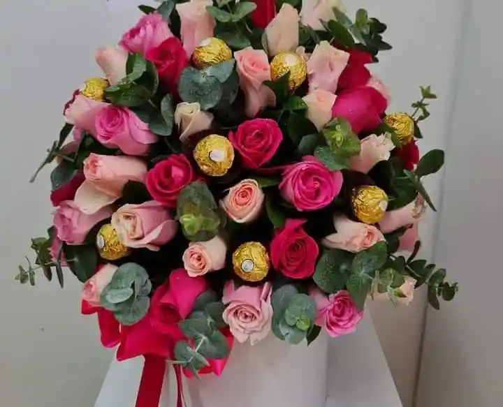 Cilindro De 50 Rosas Y Ferreros