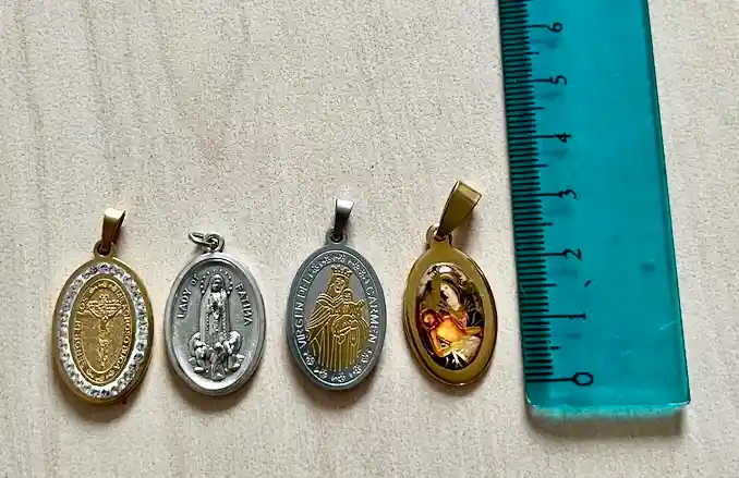 Dije Señor De Los Milagros En Circonio