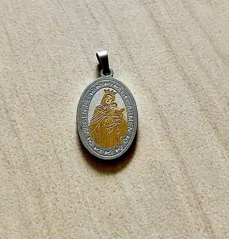 Dije Virgen Maria En Resina / Acero / Metal Italico