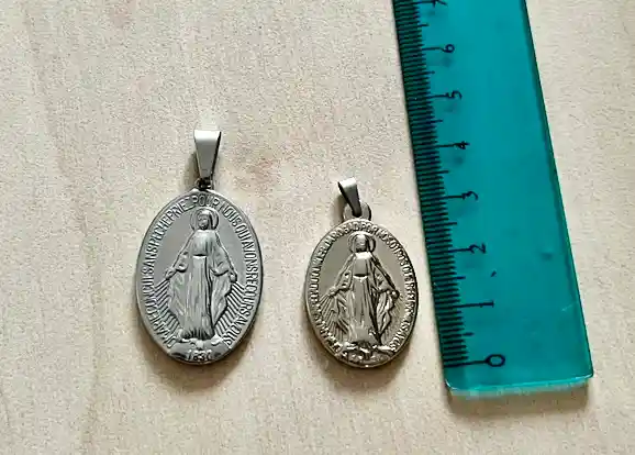 Dije Grande Medalla Virgen La Milagrosa