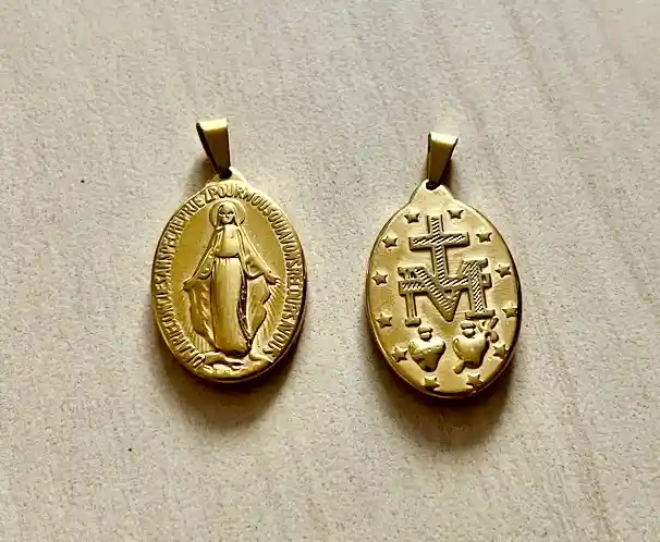 Dije Mediano Medalla Virgen La Milagrosa