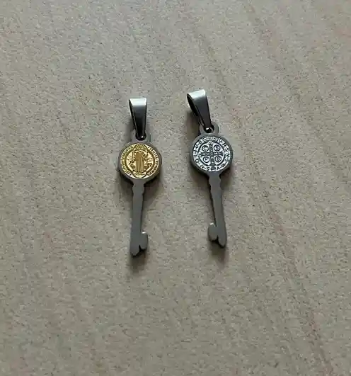 Dije Pequeño Llave De San Benito Abad