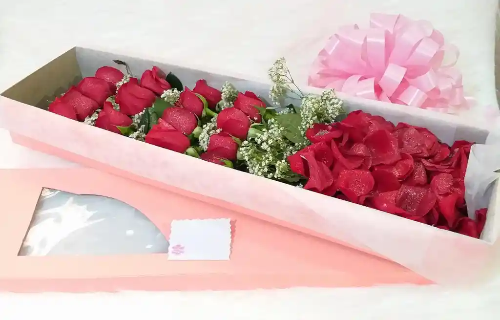 Caja De 15 Rosas,follaje,tarjeta,moño