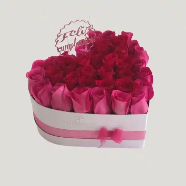 Caja De Corazón Con Rosas Rosadas