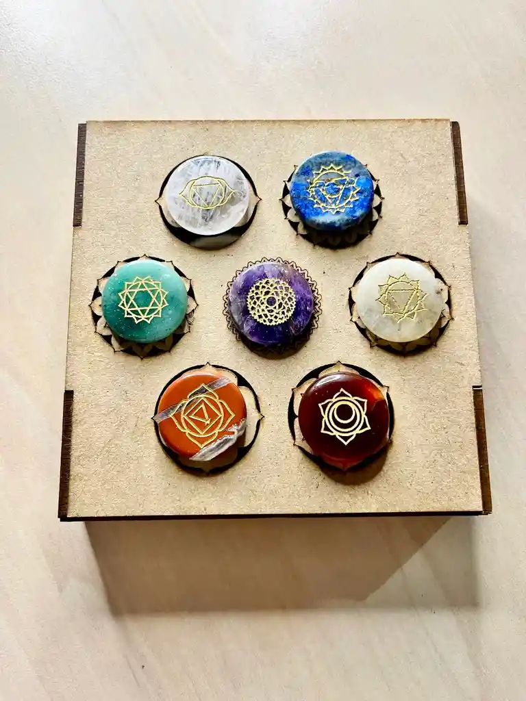 Cajita Madera 7 Chakras Rotulado