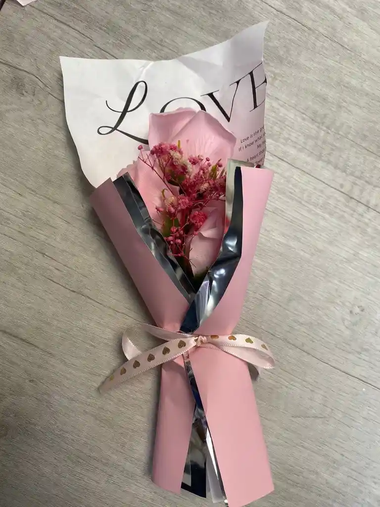 Ramo Pequeño De Flores Para Regalar Amor Y Amistad