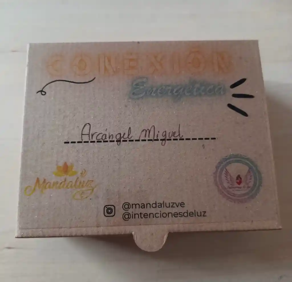 Kit Regalo: Armoniza Con Los 4 Elementos De La Mano De Los Arcangeles (vela, Cuarzo, Palo Santo Y Sal Marina)