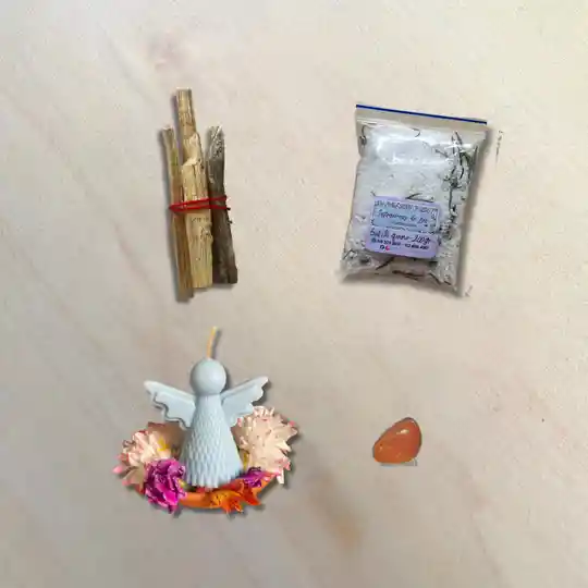 Kit Regalo: Armoniza Con Los 4 Elementos De La Mano De Los Arcangeles (vela, Cuarzo, Palo Santo Y Sal Marina)
