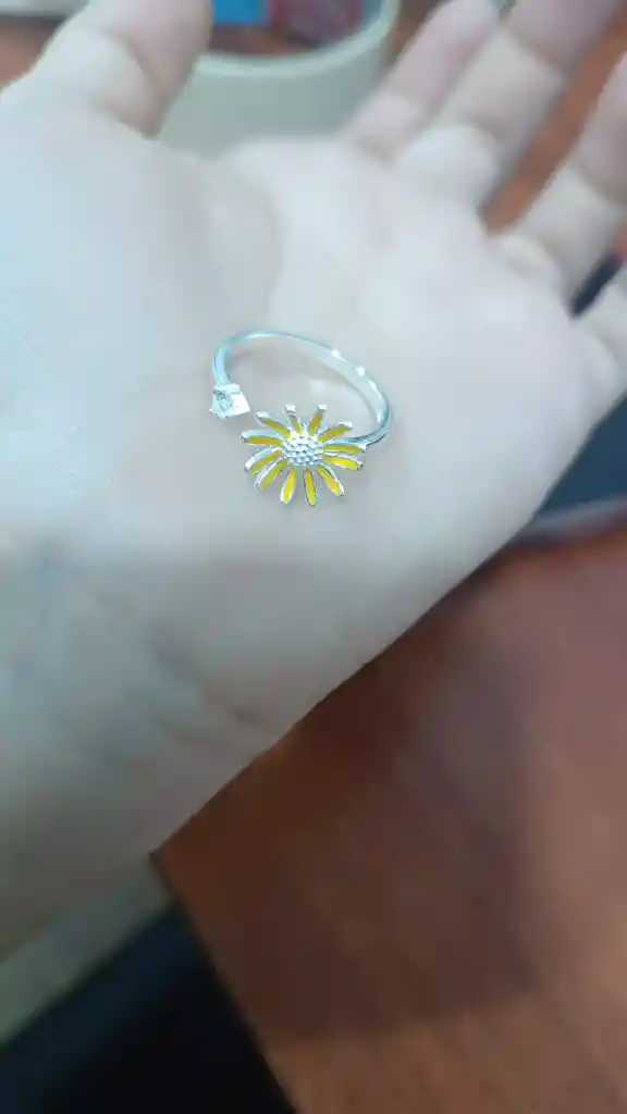 Anillo Ajustable Diseño De Flor Amarilla Girasol