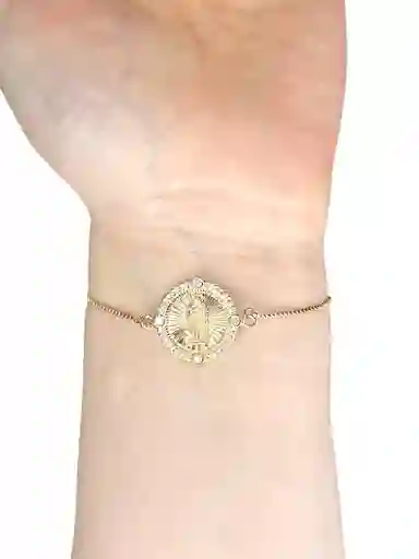 Pulsera Dorada En Acero Con Colgante De Virgen Dorada Y Circones Plateados