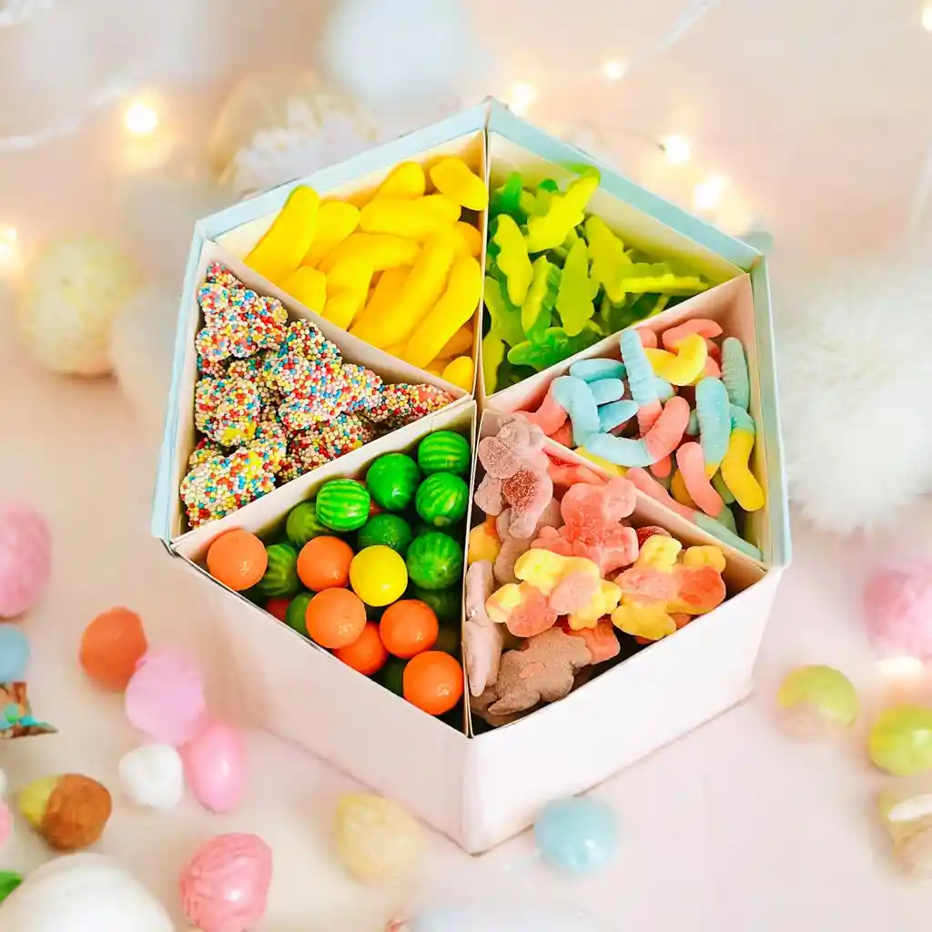 Caja Amor Y Amistad Corazon Grande Con Gomitas - Regalo Cumpleaños - Regalo Feliz Dia