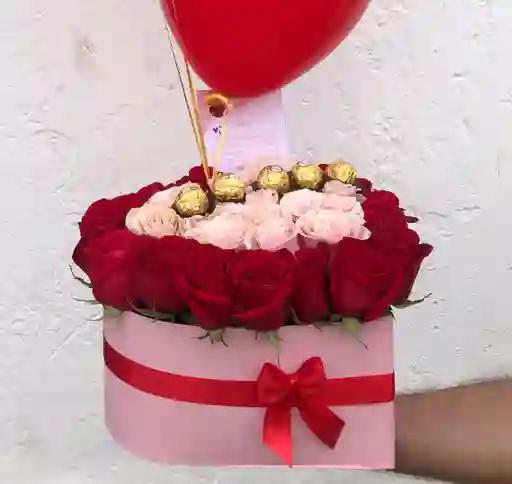 Caja Con Rosas Y Chocolates