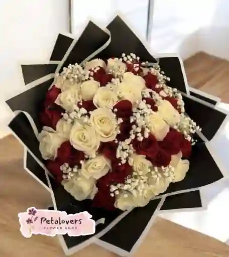 Flores Arreglo De 24 Rosas Blancas Y Roja