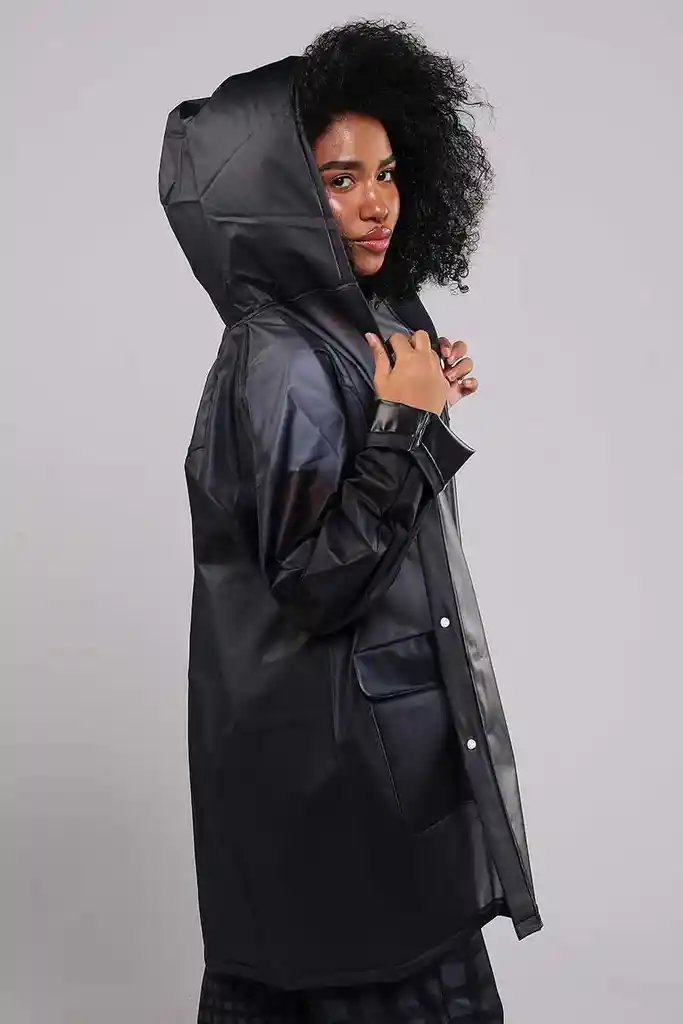 Capa Impermeable Negra Translucid M