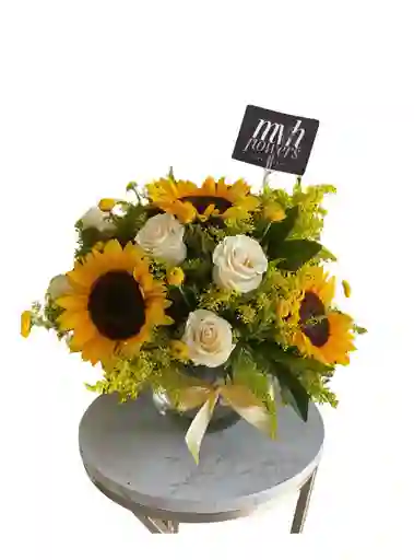 Luz Dorada - Arreglo En Rosas Y Girasoles