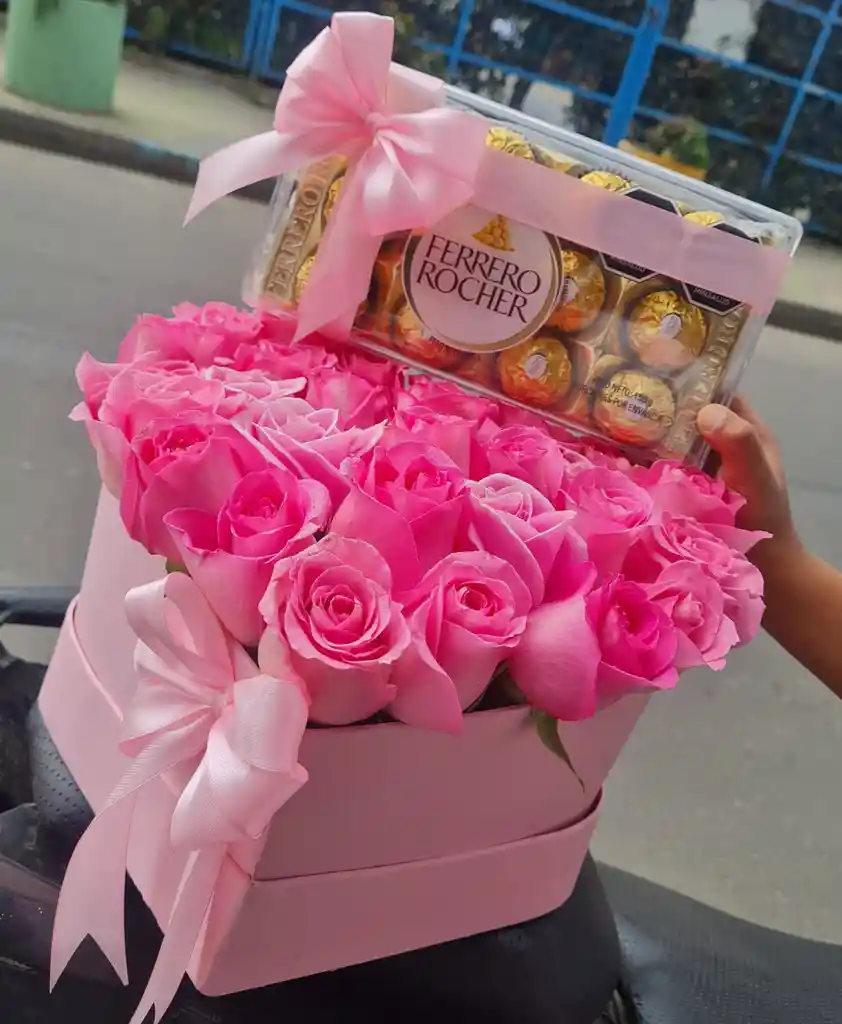 Caja De Rosas Coquette Mas Chocolates Ferrero X 12unidades