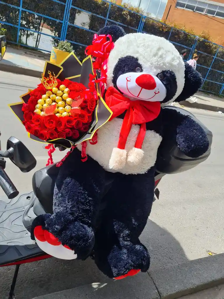 Oso Panda Gigante Mas Buchon De Rosas Con Chocolates