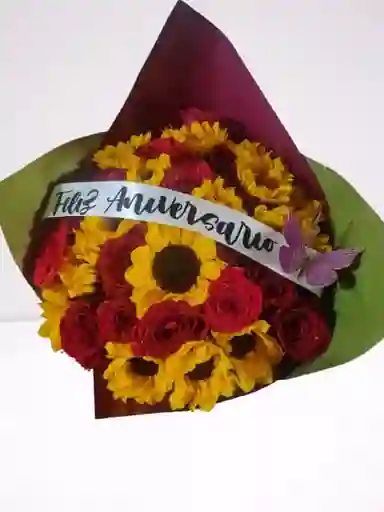 Bouquet De Rosas Y Girasoles