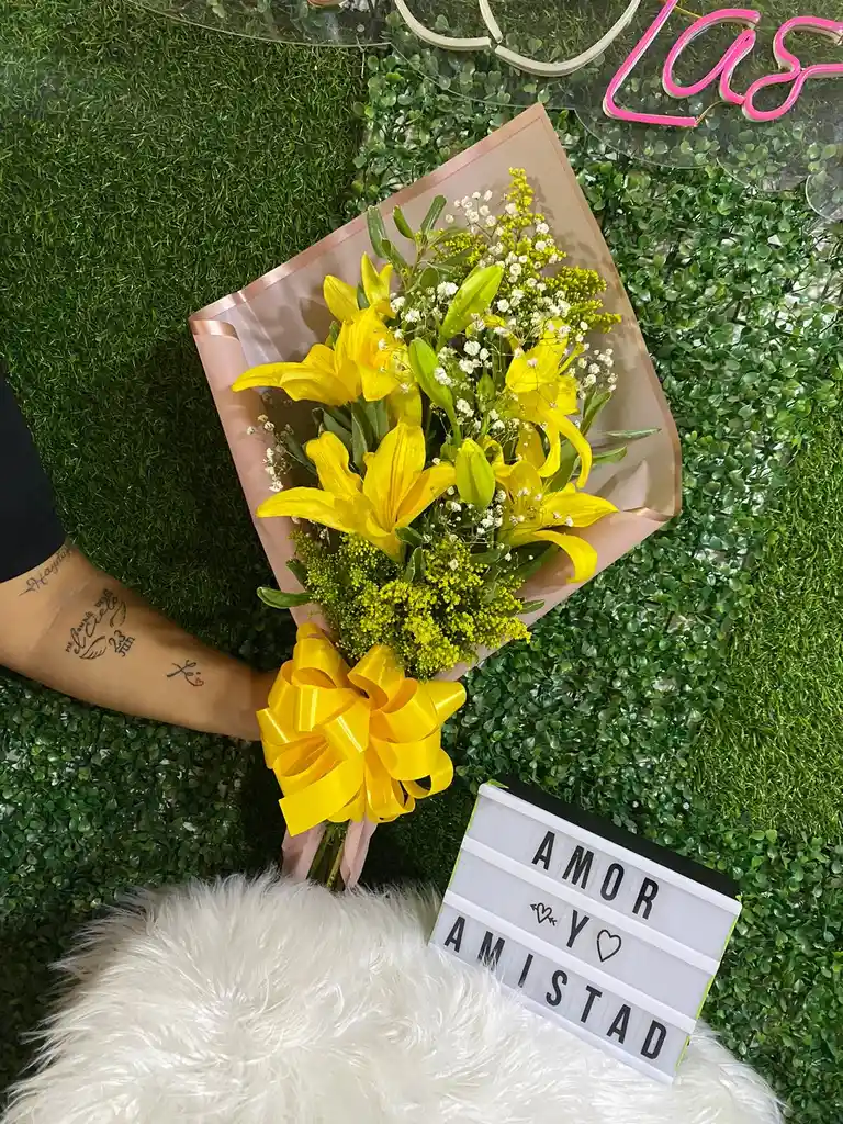 Bouquet Girl