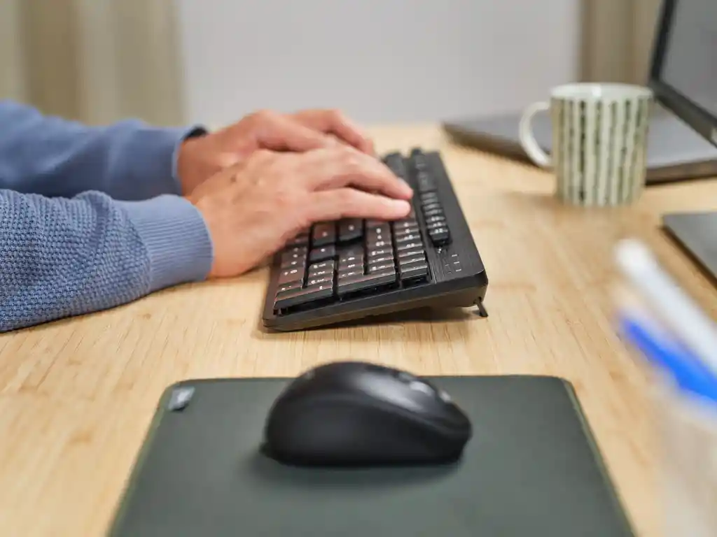 Combo Teclado Y Mouse Inalambrico Silenciosos Trust Ody 2