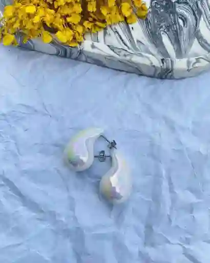 Aretes Blancos Tornasol Diseño Gota De Moda Tamaño Mediano