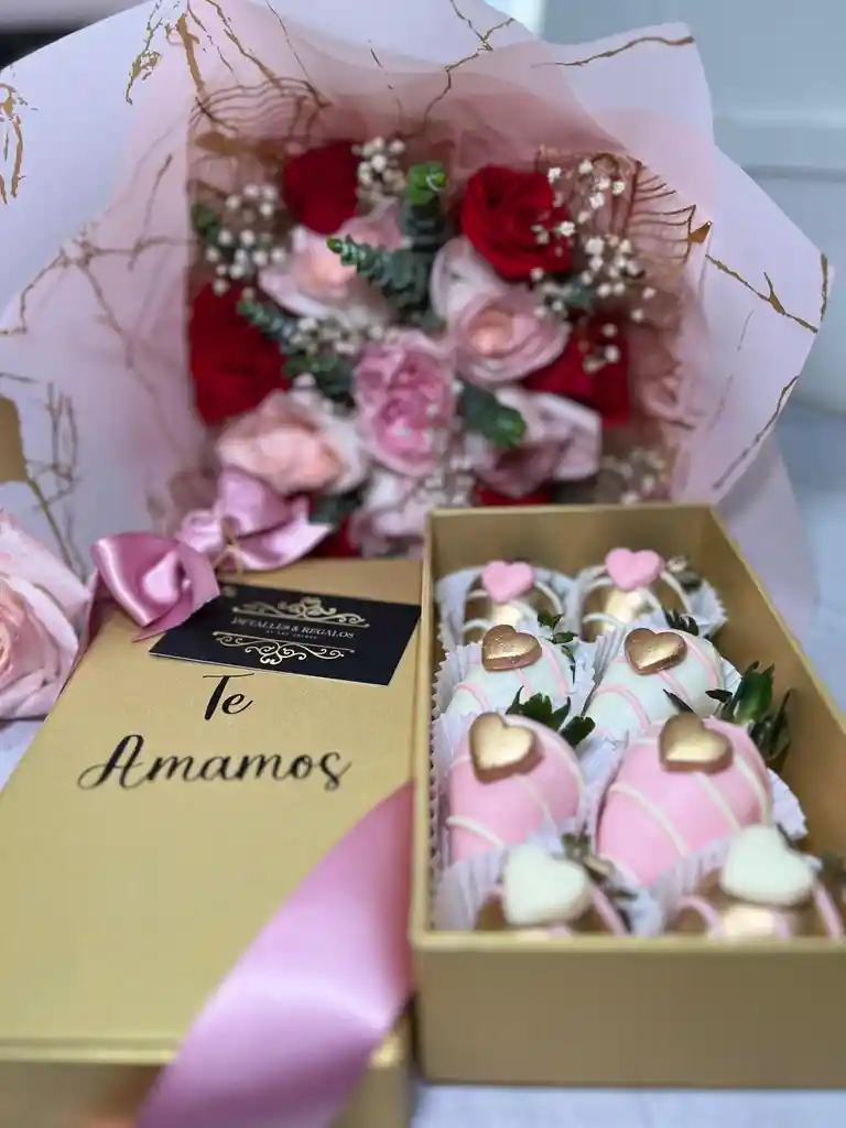Combo Bouquet De Rosas Y Caja De Lujo Con Fresas Con Chocolate