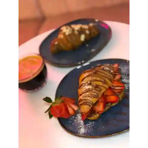 Croissant Fresa y Chococlate