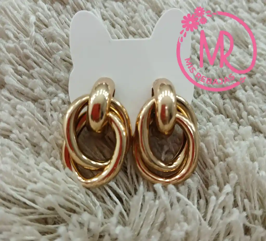 Aretes Dorados.