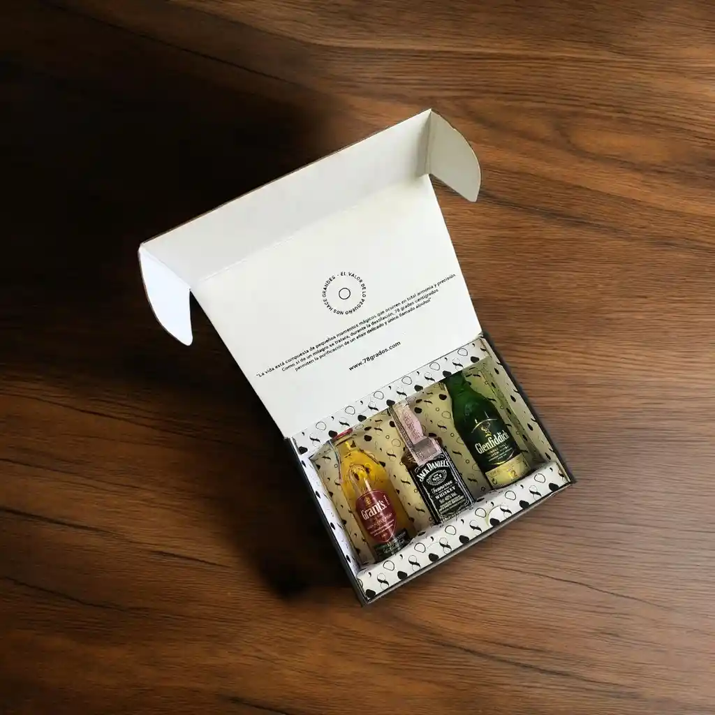 Caja De Regalo Con Mini Botellas De Whisky