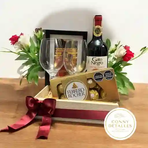 Caja Elegante De Vino Y Recuerdos