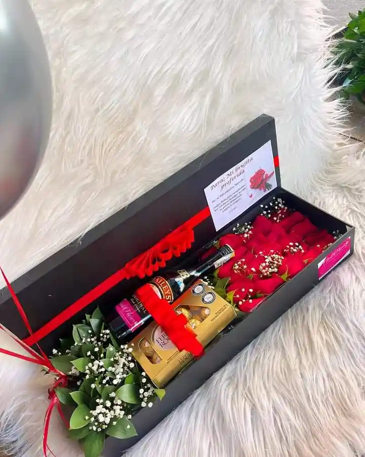 Caja De Rosas Con Licor