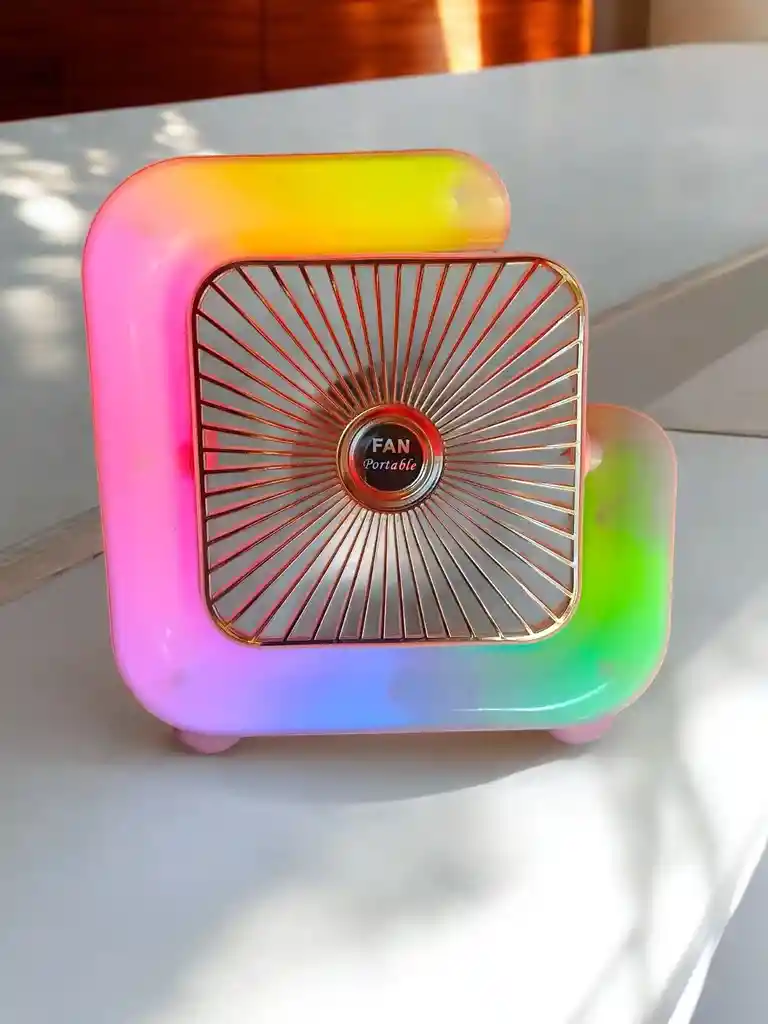 Ventilador Portátil Con Luz Nocturna 180°ajustable Led 7 Colores Rgb Cuadrado