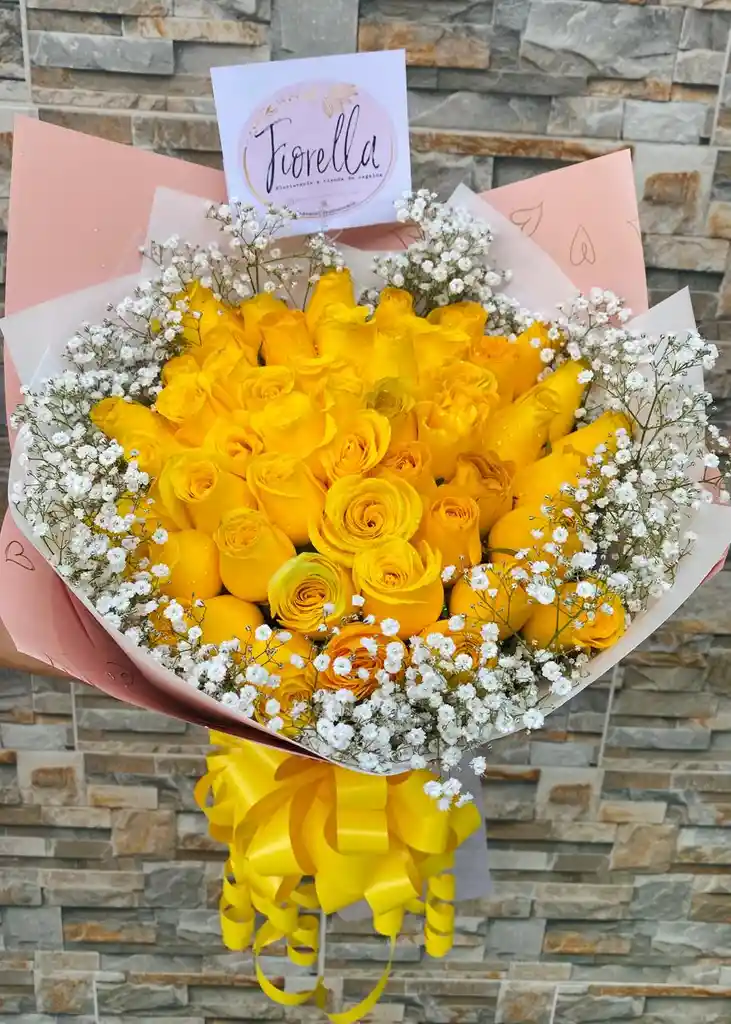 Bouquet De Rosas Y Flores Amarillas