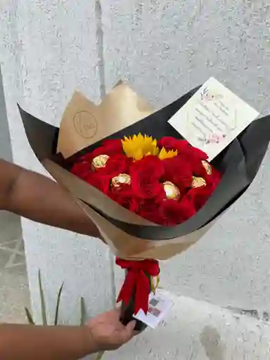 Ramo De Rosas Con Chocolates Ferrero