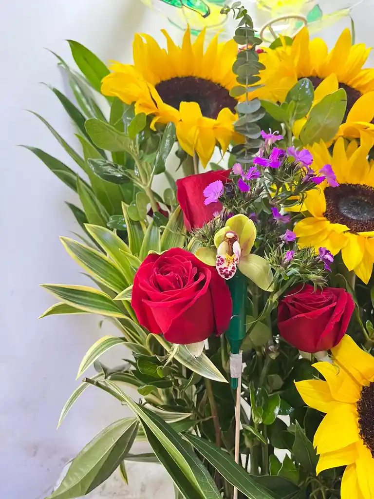 Arreglo Girasoles Con Globo "eres Mi Medio Limón