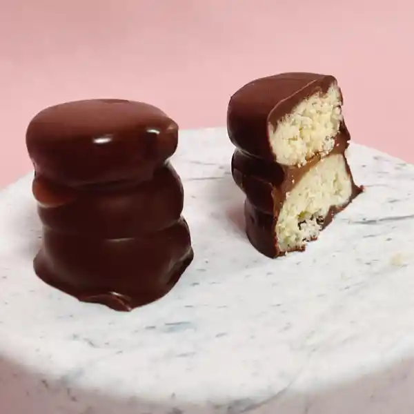 Alfajores Dulce De Leche Cubiertos Con Chocolate